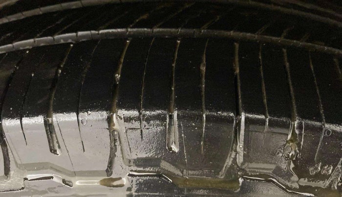 2022 Mahindra XUV700 AX 7 LUXURY D AT 7 STR, Diesel, Automatic, 84,785 km, Left Rear Tyre Tread