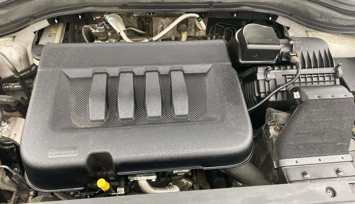 2022 Mahindra XUV700 AX 7 LUXURY D AT 7 STR, Diesel, Automatic, 84,785 km, Engine View