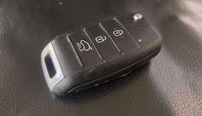 2021 KIA SONET HTK PLUS 1.2, Petrol, Manual, 67,173 km, Key Close Up