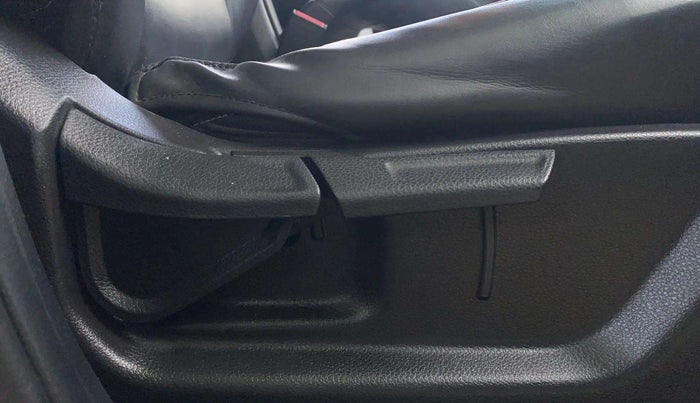 2021 KIA SONET HTK PLUS 1.2, Petrol, Manual, 67,173 km, Driver Side Adjustment Panel