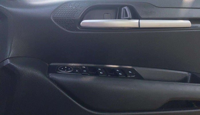 2021 KIA SONET HTK PLUS 1.2, Petrol, Manual, 67,173 km, Driver Side Door Panels Control