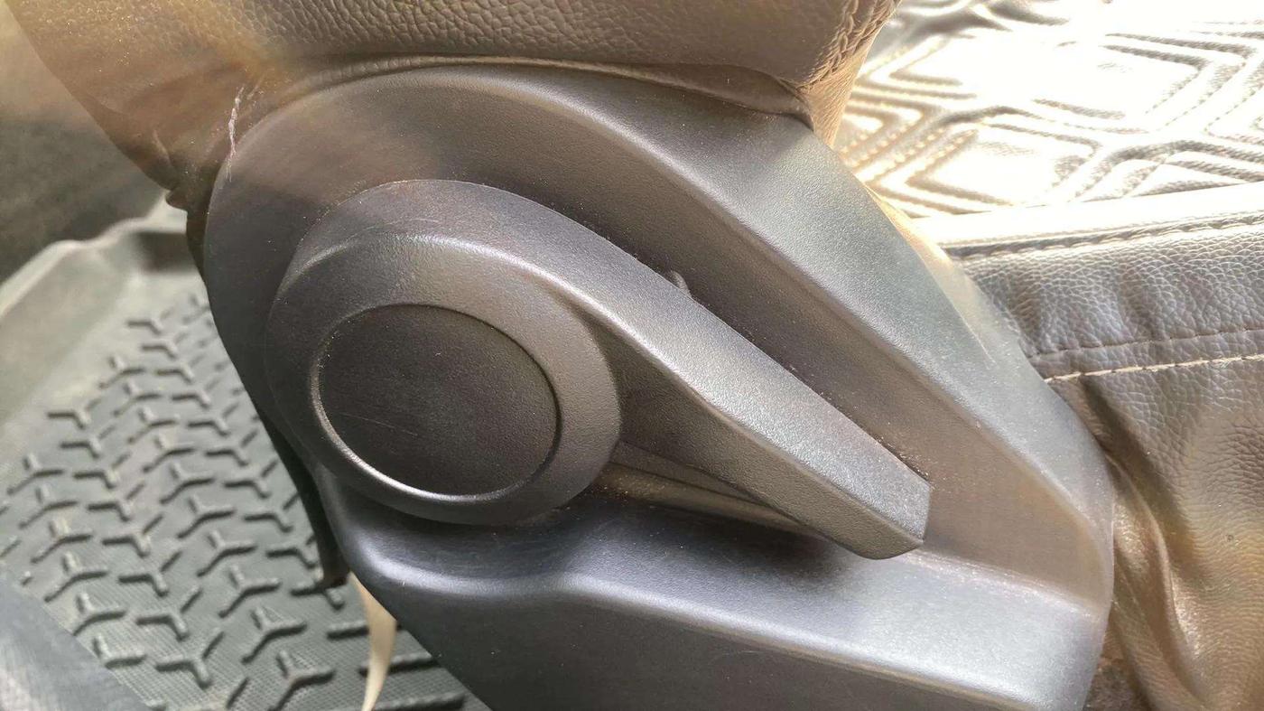 2022 Tata ALTROZ XM PLUS PETROL, Petrol, Manual, 58,138 km, Driver Side Adjustment Panel