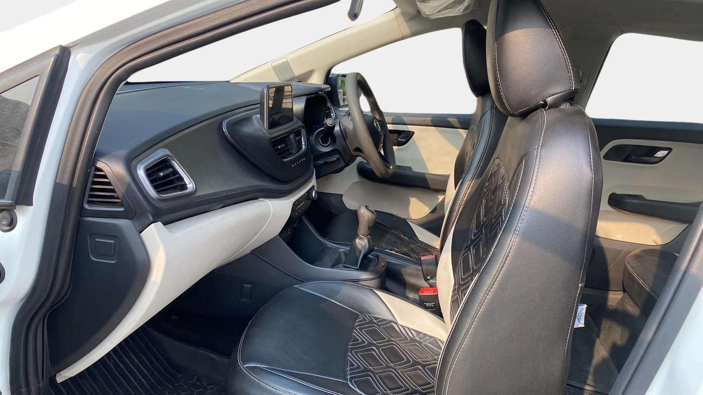 2022 Tata ALTROZ XM PLUS PETROL, Petrol, Manual, 58,138 km, Right Side Front Door Cabin