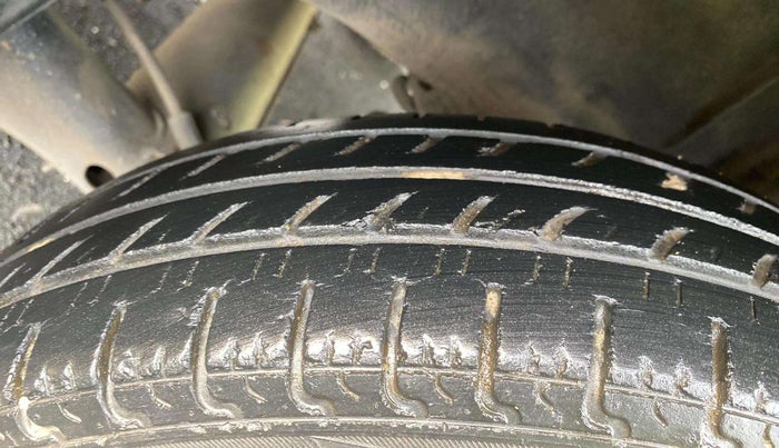 2016 Renault Kwid RXT 1.0, Petrol, Manual, 50,045 km, Left Rear Tyre Tread
