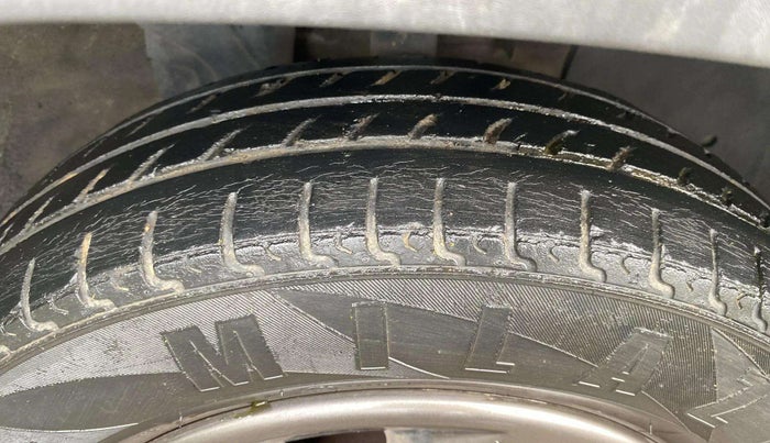 2016 Renault Kwid RXT 1.0, Petrol, Manual, 50,045 km, Right Front Tyre Tread