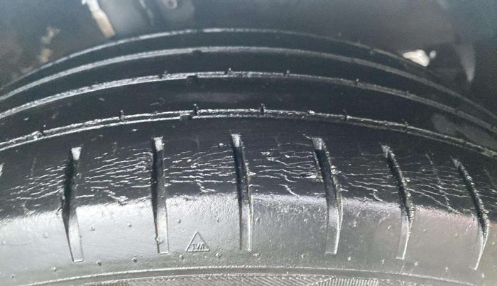 2018 Maruti Baleno ZETA PETROL 1.2, Petrol, Manual, 70,534 km, Right Front Tyre Tread