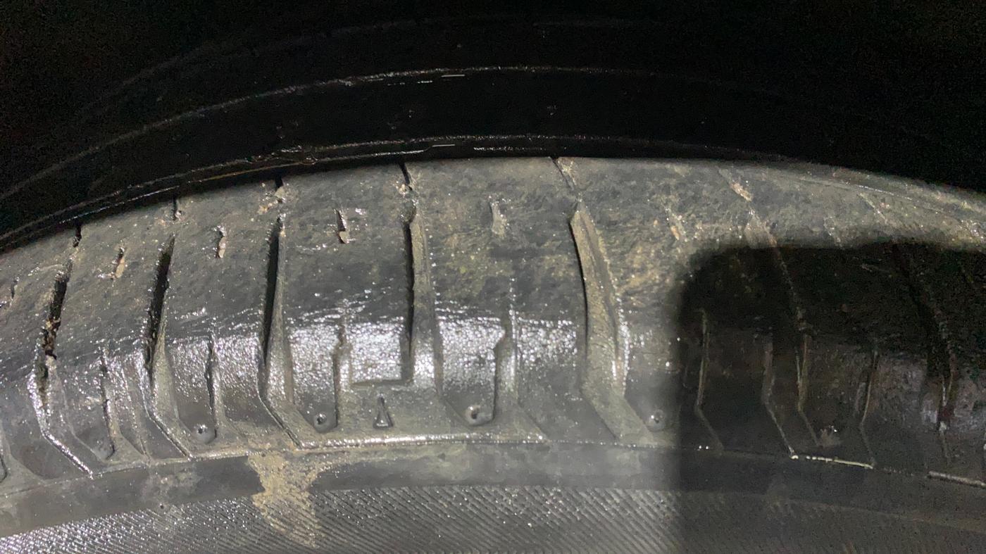2022 Hyundai Verna SX (O)1.5 MPi, Petrol, Manual, Left Front Tyre Tread