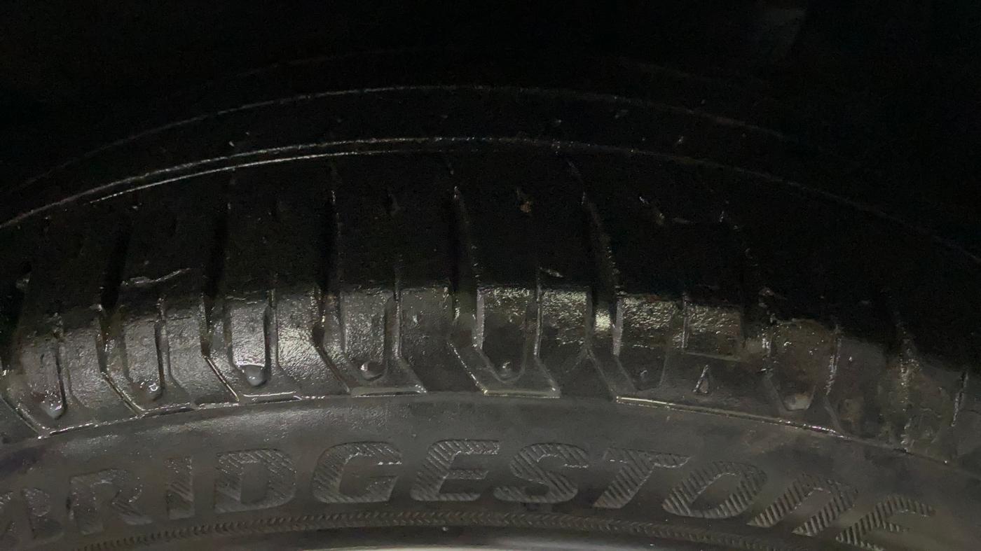 2022 Hyundai Verna SX (O)1.5 MPi, Petrol, Manual, Right Front Tyre Tread