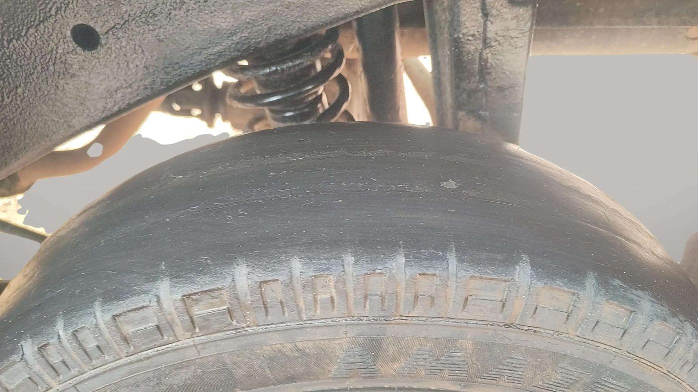 2011 Maruti Eeco 5 STR WITH A/C+HTR, Petrol, Manual, 1,16,987 km, Left Front Tyre Tread