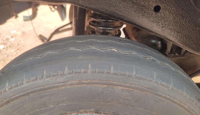 2011 Maruti Eeco 5 STR WITH A/C+HTR, Petrol, Manual, 1,16,987 km, Left Rear Tyre Tread