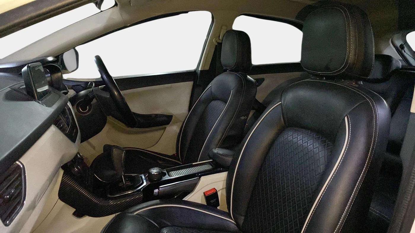 2021 Tata NEXON XZA PLUS DIESEL, Diesel, Automatic, 73,231 km, Right Side Front Door Cabin