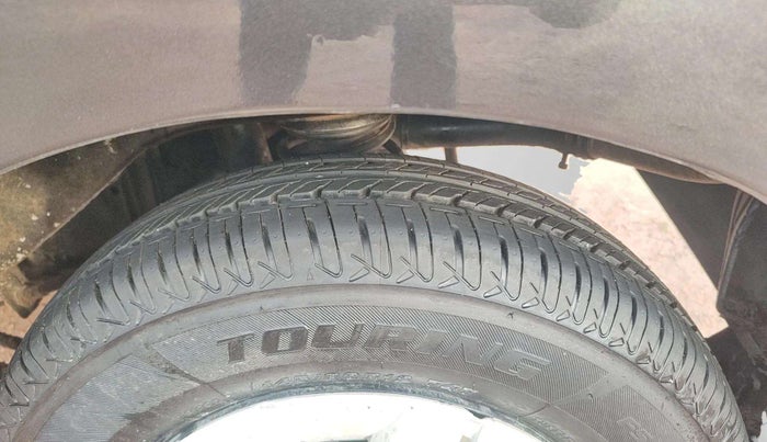 2015 Maruti Alto 800 LXI, Petrol, Manual, 61,941 km, Left Front Tyre Tread