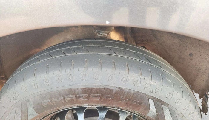 2015 Maruti Alto 800 LXI, Petrol, Manual, 61,941 km, Right Front Tyre Tread