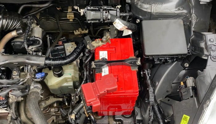 2019 Maruti Swift ZXI AMT, Petrol, Automatic, 1,41,182 km, Engine View - Left