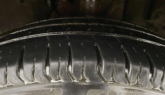 2021 Tata ALTROZ XE PETROL, Petrol, Manual, 37,798 km, Left Front Tyre Tread