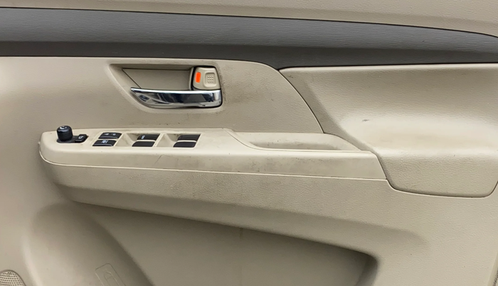 2021 Maruti Ertiga VXI SHVS, Petrol, Manual, 93,959 km, Driver Side Door Panels Control