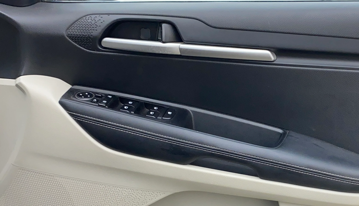 2023 KIA SONET HTX 1.5 DIESEL IMT, Diesel, Manual, 28,079 km, Driver Side Door Panels Control