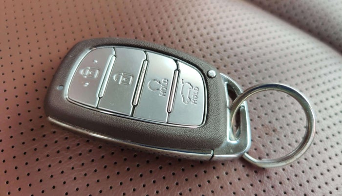 2024 Hyundai ALCAZAR 1.5 SIGNATURE (O) AT 7STR, Diesel, Automatic, 26,836 km, Key Close Up