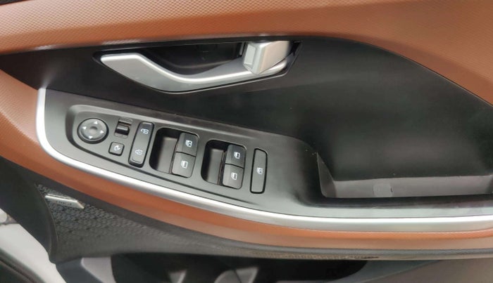 2024 Hyundai ALCAZAR 1.5 SIGNATURE (O) AT 7STR, Diesel, Automatic, 26,836 km, Driver Side Door Panels Control