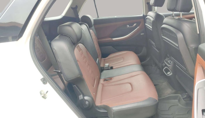 2024 Hyundai ALCAZAR 1.5 SIGNATURE (O) AT 7STR, Diesel, Automatic, 26,836 km, Right Side Rear Door Cabin