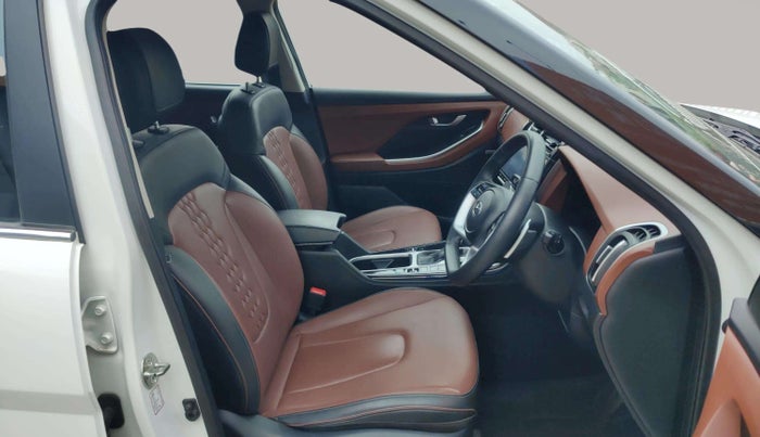 2024 Hyundai ALCAZAR 1.5 SIGNATURE (O) AT 7STR, Diesel, Automatic, 26,836 km, Right Side Front Door Cabin