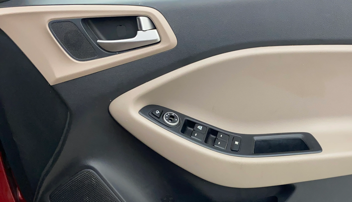 2020 Hyundai Elite i20 SPORTZ PLUS 1.2, Petrol, Manual, 28,429 km, Driver Side Door Panels Control