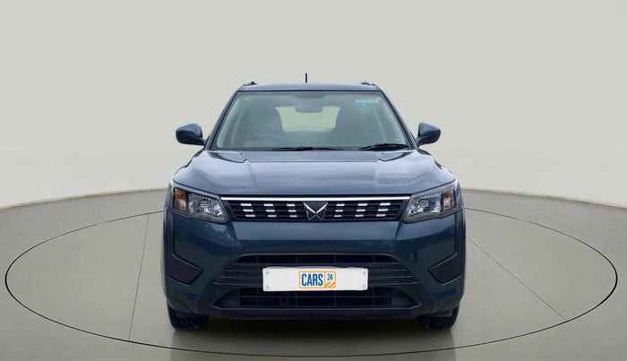 2023 Mahindra XUV300 W6 1.5 DIESEL AMT, Diesel, Automatic, 12,068 km, Front