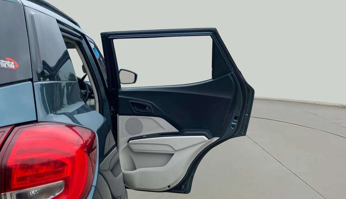 2023 Mahindra XUV300 W6 1.5 DIESEL AMT, Diesel, Automatic, 12,068 km, RHS Rear Door