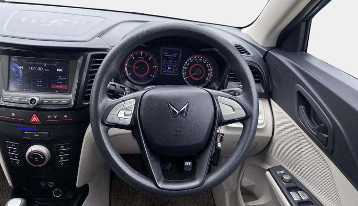 2023 Mahindra XUV300 W6 1.5 DIESEL AMT, Diesel, Automatic, 12,068 km, Steering Wheel Close Up