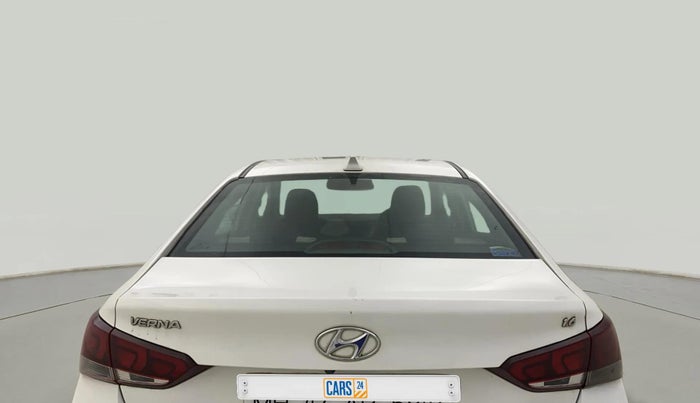 2018 Hyundai Verna 1.6 VTVT SX, Petrol, Manual, 63,142 km, Rear Windshield