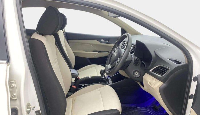 2018 Hyundai Verna 1.6 VTVT SX, Petrol, Manual, 63,142 km, Right Side Front Door Cabin