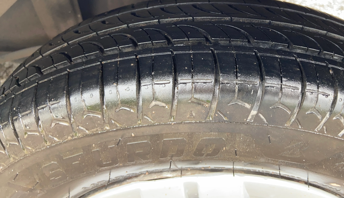2016 Maruti Alto 800 LXI, Petrol, Manual, 28,127 km, Left Rear Tyre Tread