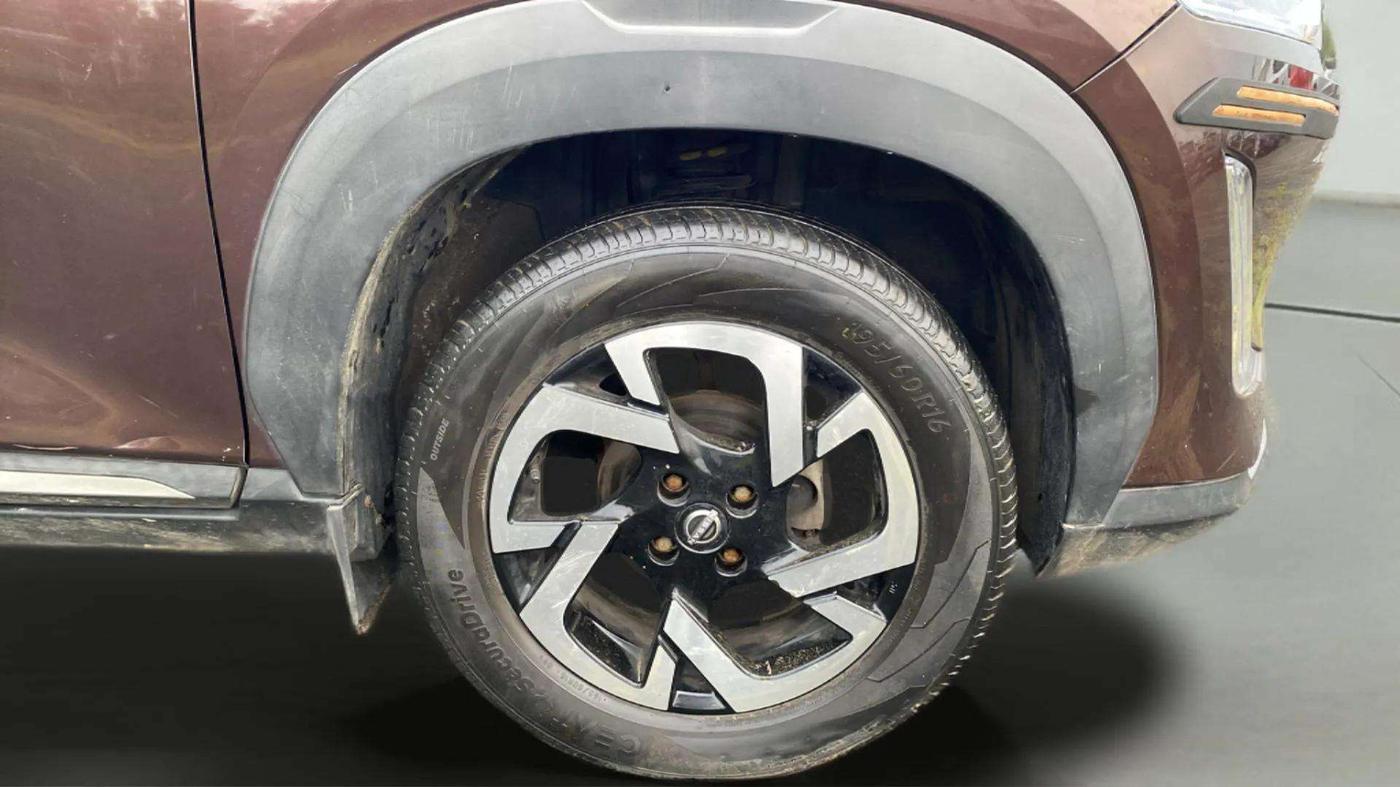 2021 Nissan MAGNITE XV PREMIUM DUAL TONE, Petrol, Manual, 12,115 km, Right Front Wheel