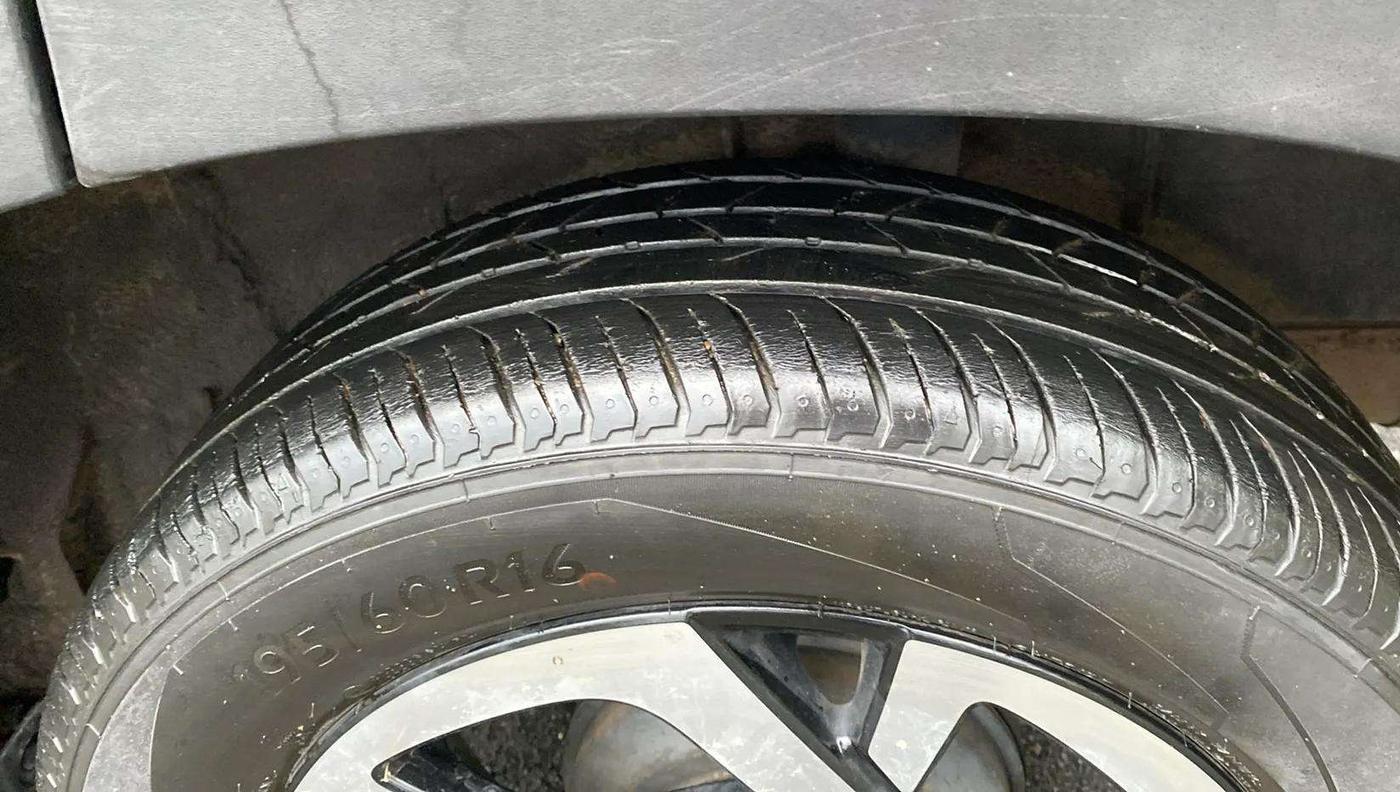 2021 Nissan MAGNITE XV PREMIUM DUAL TONE, Petrol, Manual, 12,115 km, Left Rear Tyre Tread