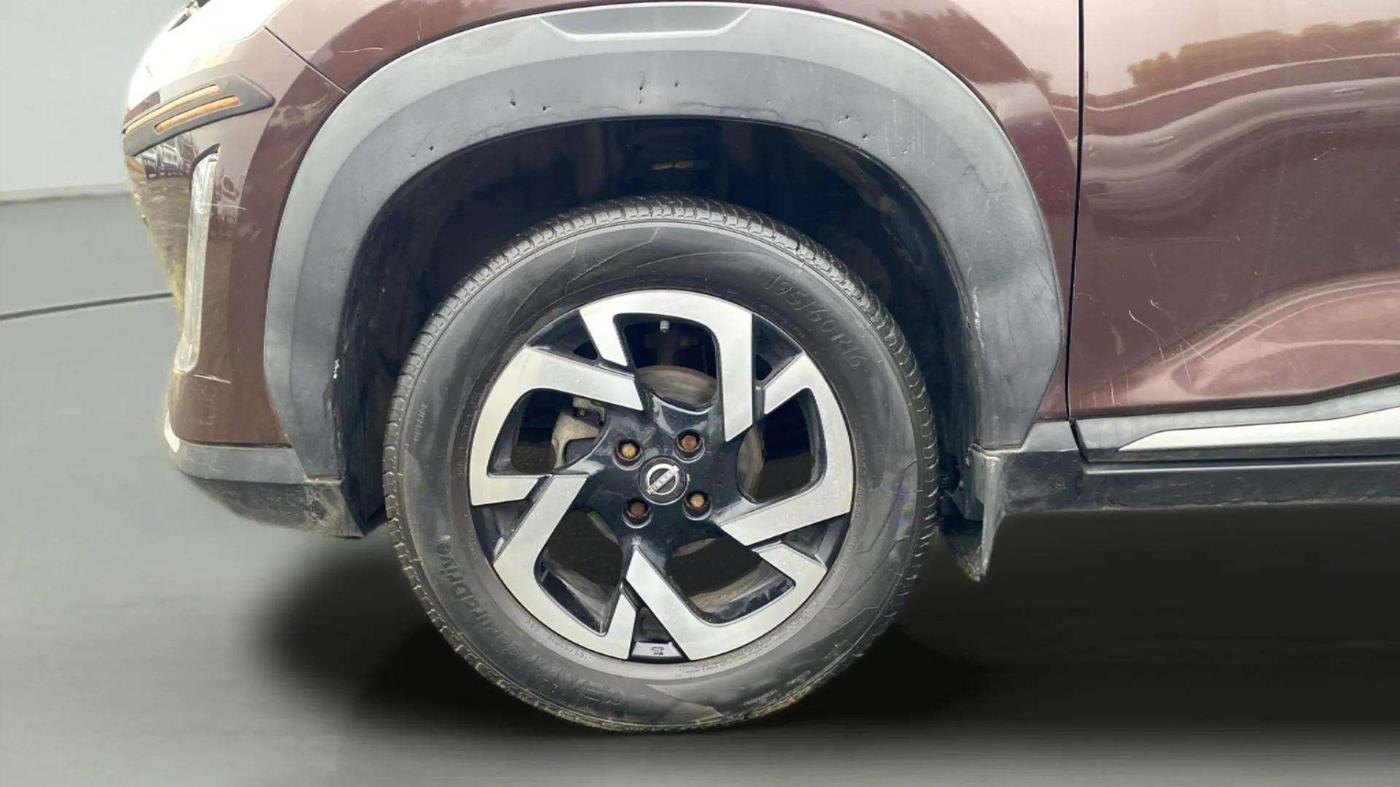 2021 Nissan MAGNITE XV PREMIUM DUAL TONE, Petrol, Manual, 12,115 km, Left Front Wheel