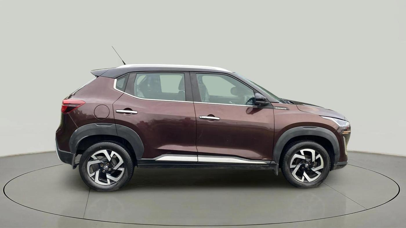 2021 Nissan MAGNITE XV PREMIUM DUAL TONE, Petrol, Manual, 12,115 km, Right Side View