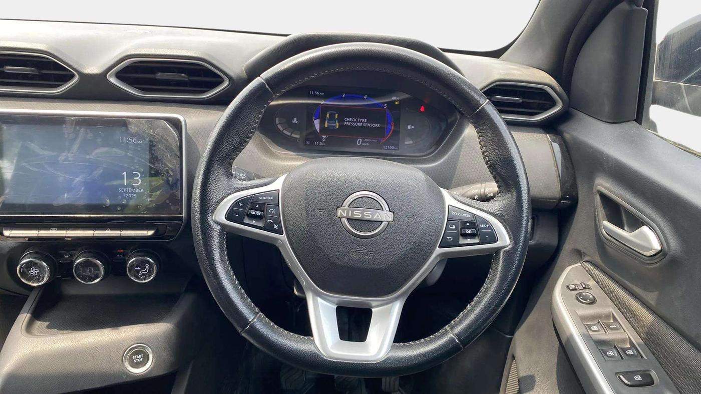 2021 Nissan MAGNITE XV PREMIUM DUAL TONE, Petrol, Manual, 12,115 km, Steering Wheel Close Up