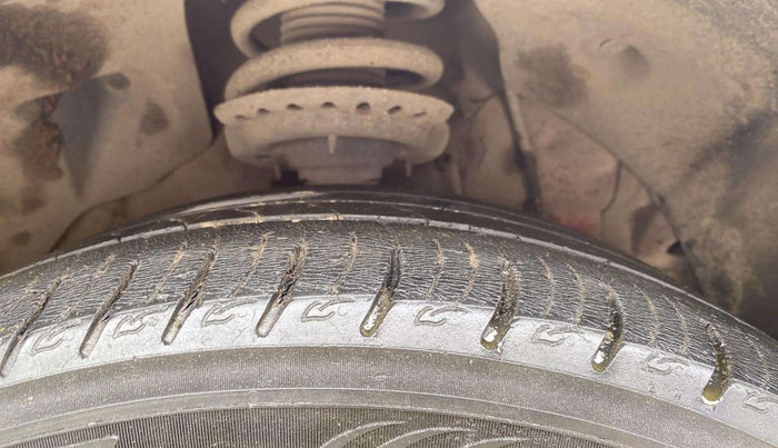 2019 Mahindra XUV300 W8 (O) 1.5 DIESEL, Diesel, Manual, 78,677 km, Right Front Tyre Tread