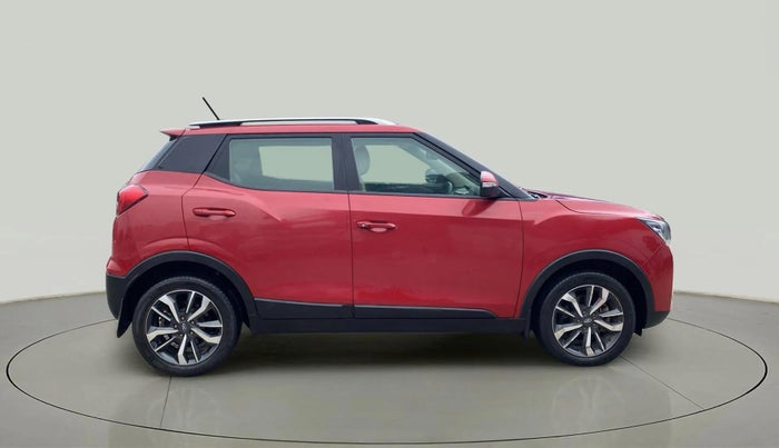 2019 Mahindra XUV300 W8 (O) 1.5 DIESEL, Diesel, Manual, 78,677 km, Right Side View