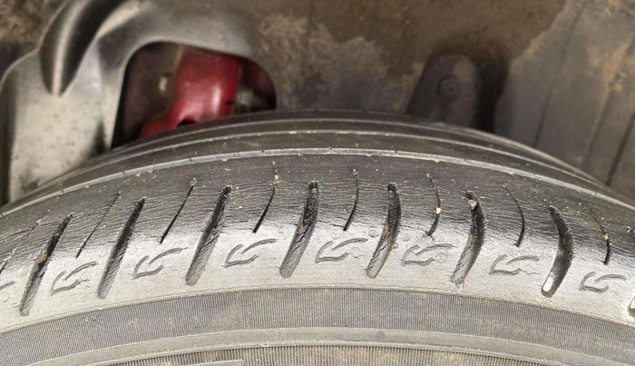 2019 Mahindra XUV300 W8 (O) 1.5 DIESEL, Diesel, Manual, 78,677 km, Left Rear Tyre Tread