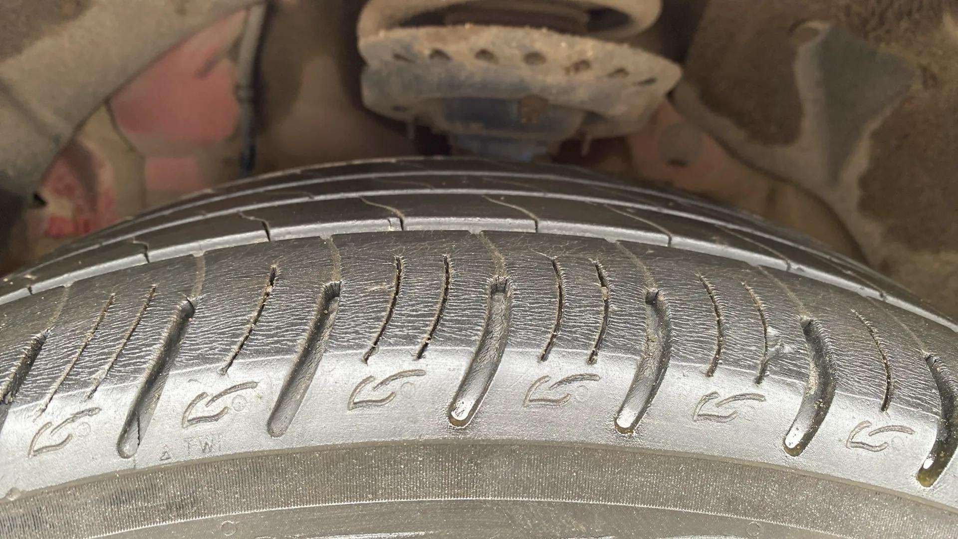 LHS-Front-Tyre-Tread-20