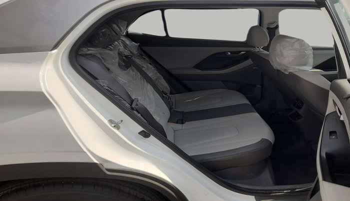 2024 Hyundai Creta SX (O) IVT 1.5 PETROL, Petrol, Automatic, 25,292 km, Right Side Rear Door Cabin
