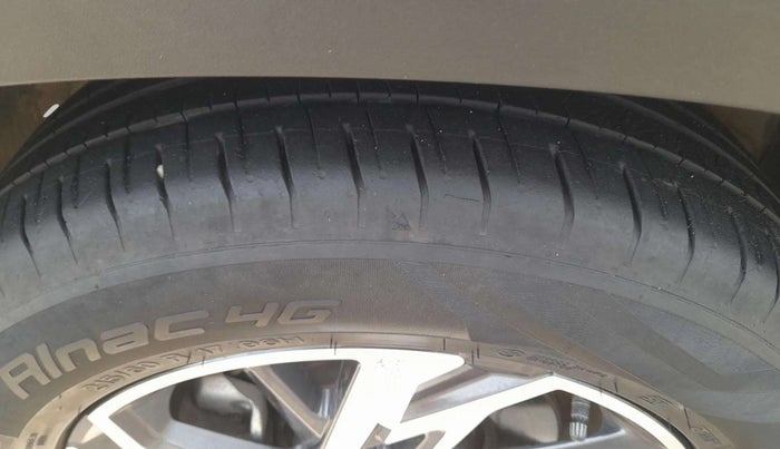 2024 Hyundai Creta SX (O) IVT 1.5 PETROL, Petrol, Automatic, 25,292 km, Left Front Tyre Tread