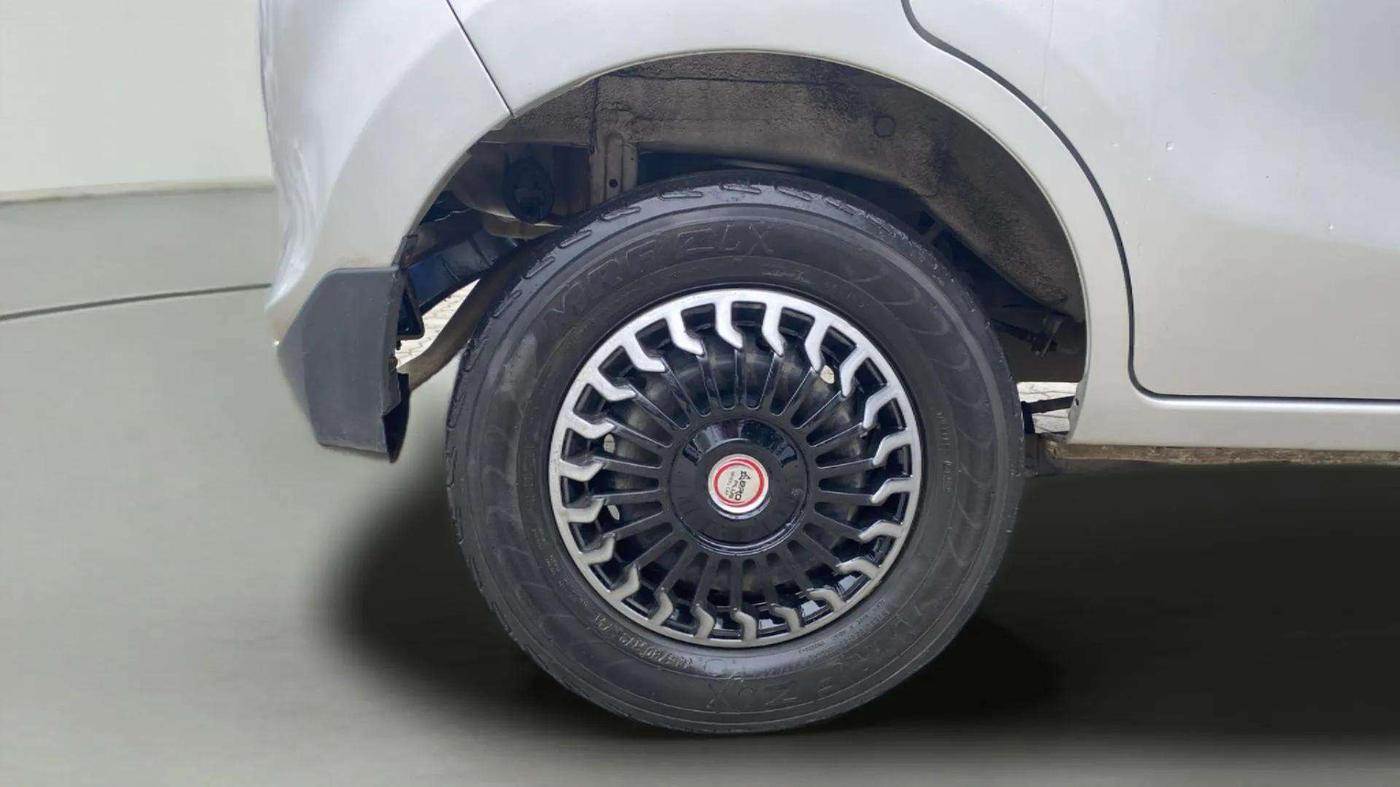2020 Maruti Alto LXI CNG, CNG, Manual, 77,929 km, Right Rear Wheel