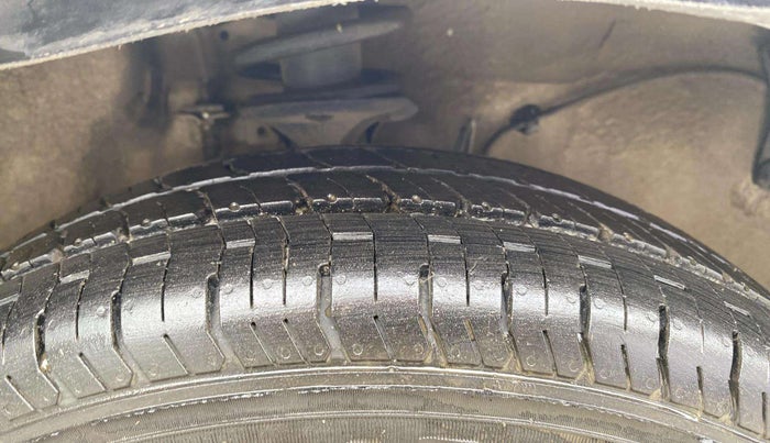 2020 Maruti Alto LXI CNG, CNG, Manual, 77,929 km, Right Front Tyre Tread