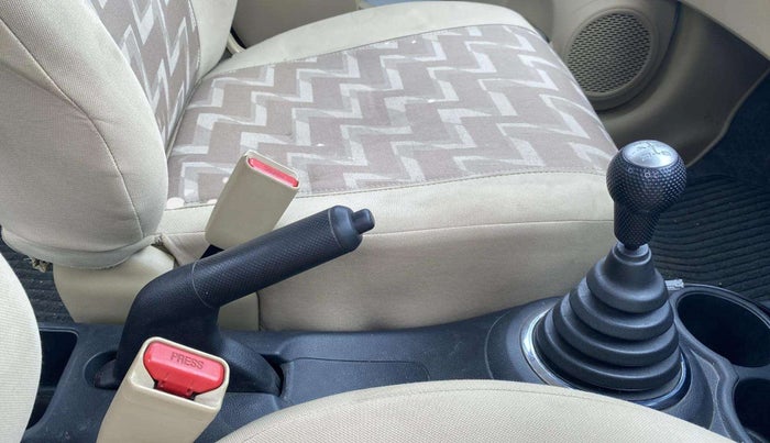 2013 Honda Brio S MT, Petrol, Manual, 40,729 km, Gear Lever