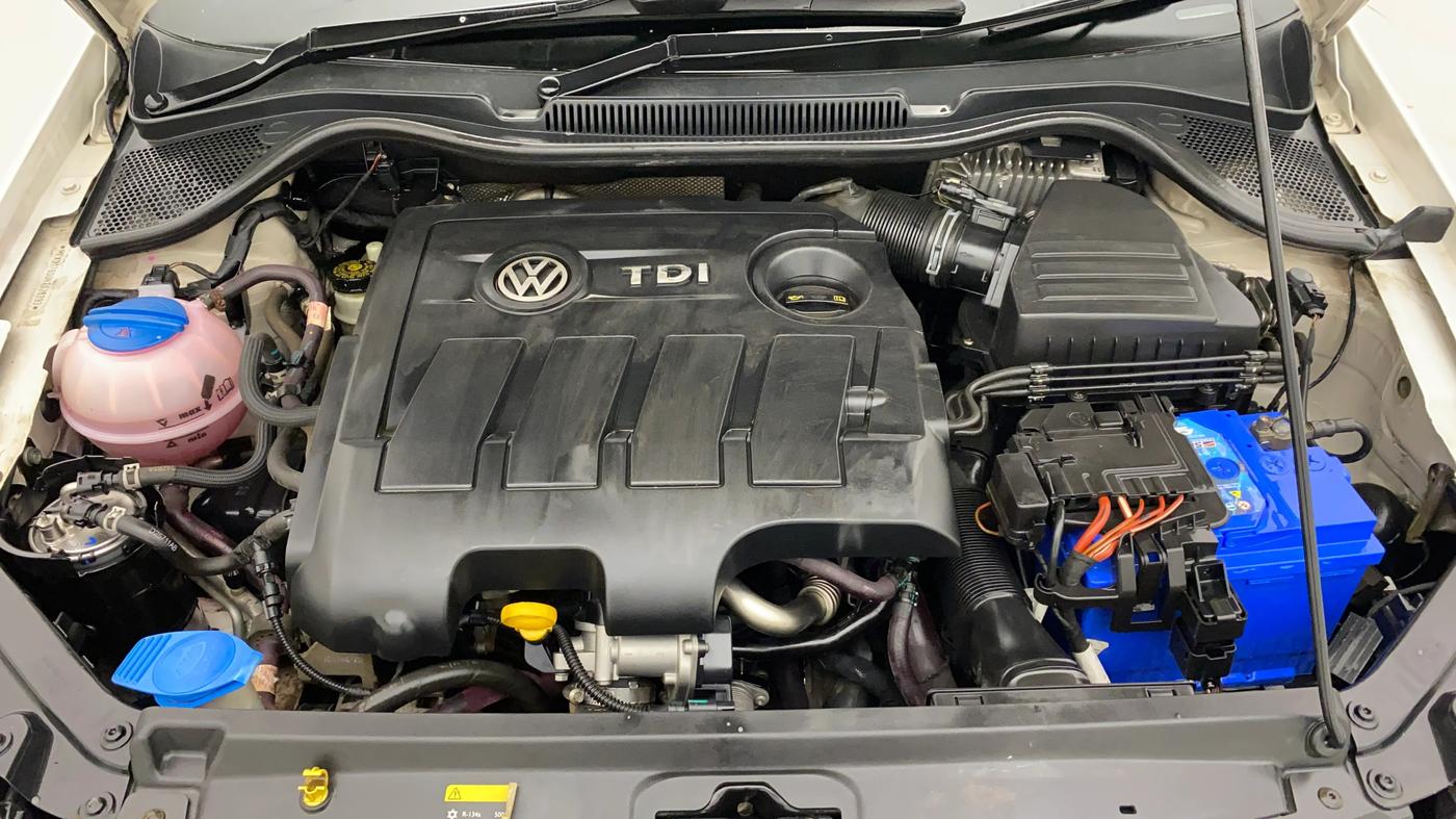 2017 Volkswagen Ameo TRENDLINE 1.5L, Diesel, Manual, 1,01,148 km, Engine View