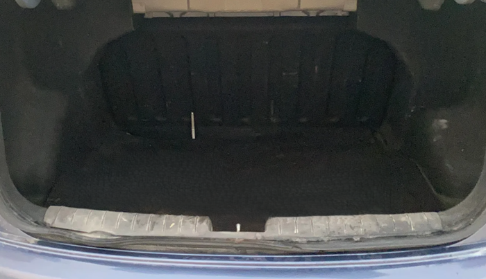 2014 Hyundai Xcent S (O) 1.2, Petrol, Manual, 73,436 km, Boot Inside
