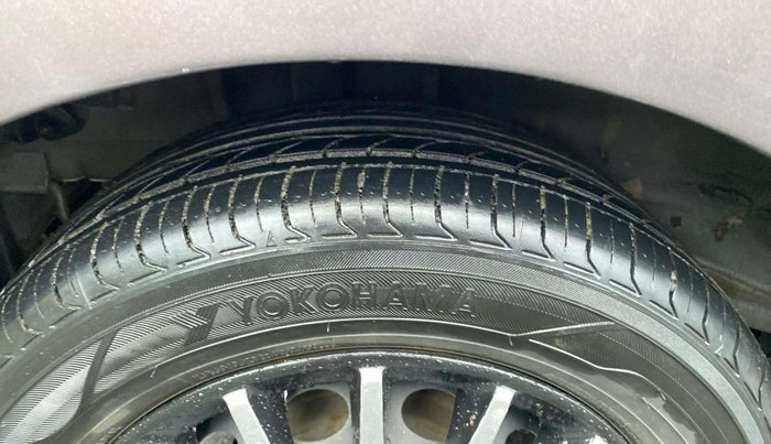 2018 Tata Tiago XT PETROL, Petrol, Manual, 1,27,232 km, Right Rear Tyre Tread