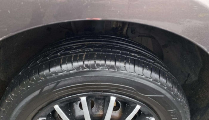 2018 Tata Tiago XT PETROL, Petrol, Manual, 1,27,232 km, Right Front Tyre Tread